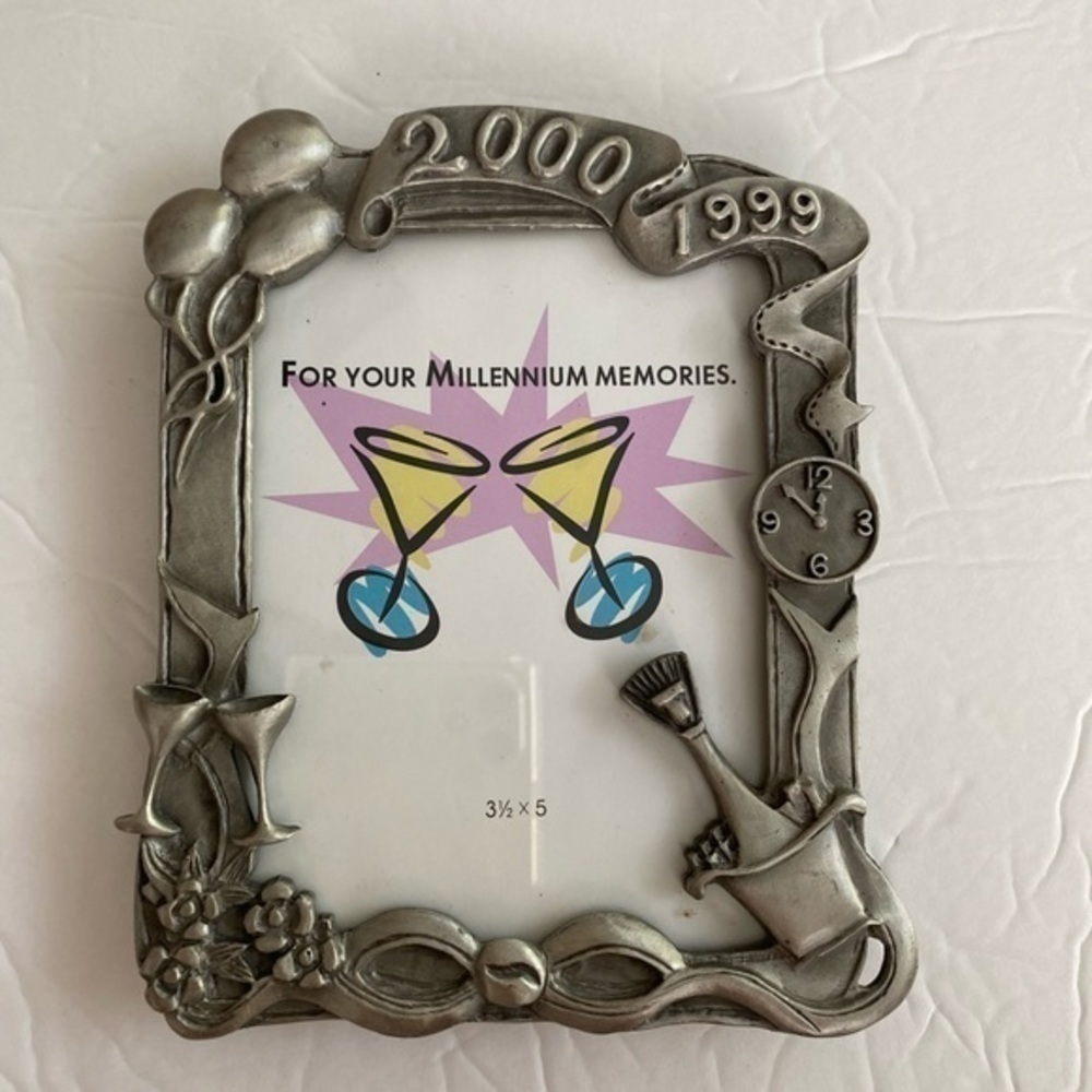 2000‎ Frame 🖼️